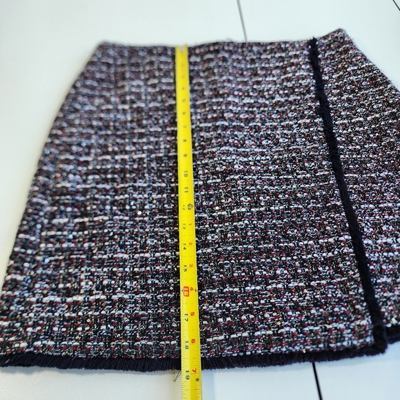 LOFT Women's Tweed Skirt Black Red White Faux Wrap Fringe Lined Straight Mini 10 - Picture 3 of 9